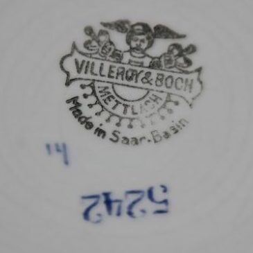 VILLEROY& BOCH  “delfts blauw”, Doorsnede 40 cm. In goede staat No. 5242 - Afbeelding 2
