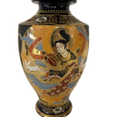 Antieke Japanse Satsuma Vaas met Wijzen en Deities (mogelijk Kinkozan)