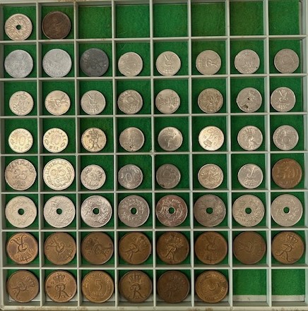 1 Kastje met 4 laden met 111 munten - Afbeelding 3