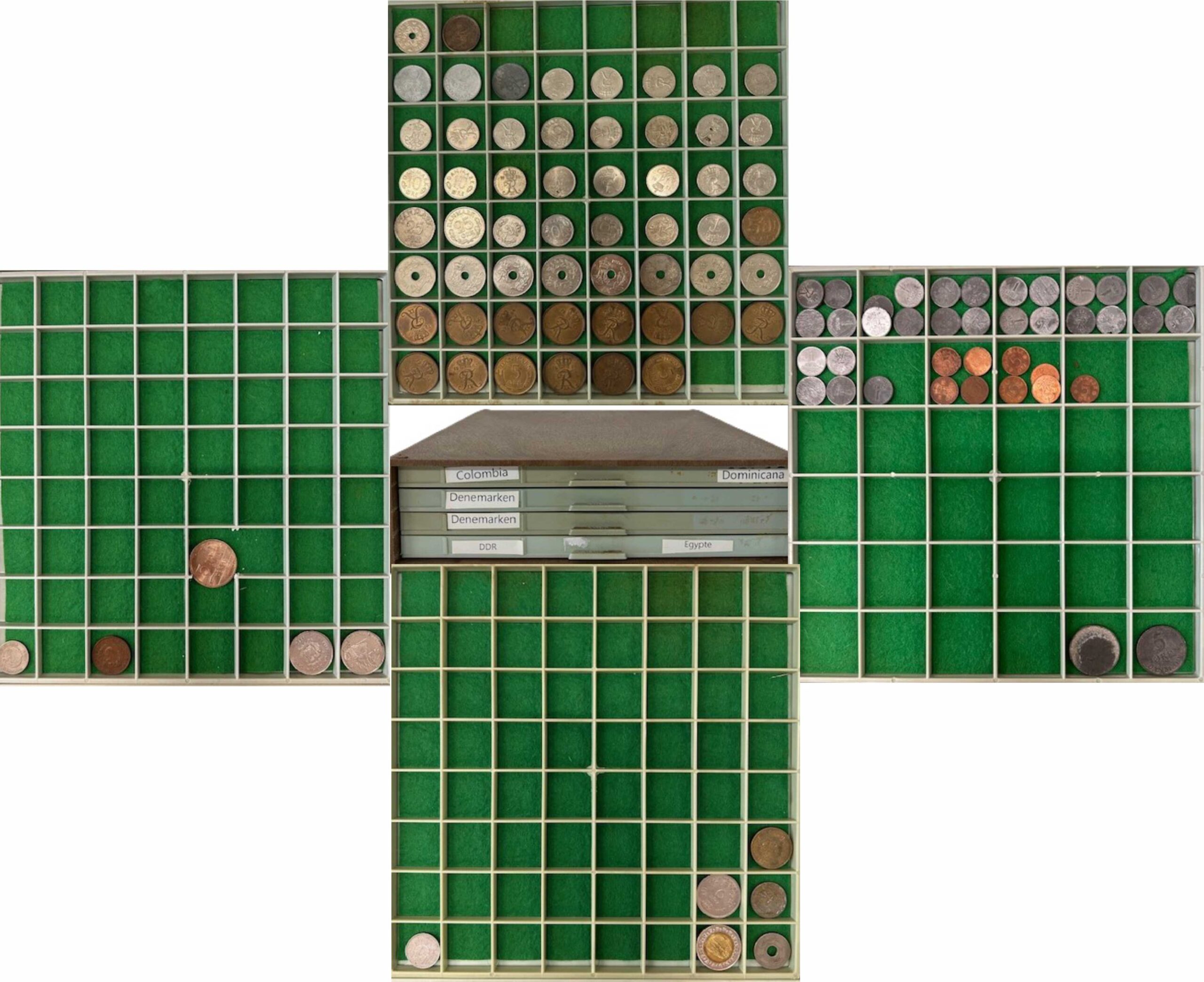 1 Kastje met 4 laden met 111 munten