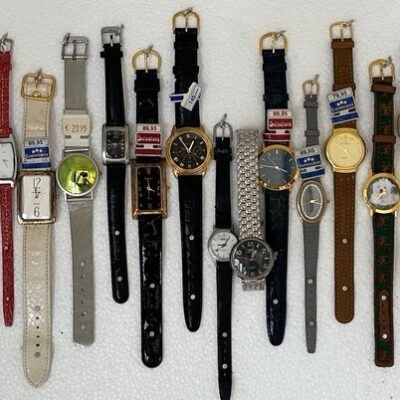 30 Horloges uit de jaren 60-70-80 Commodore - Salvatore etc