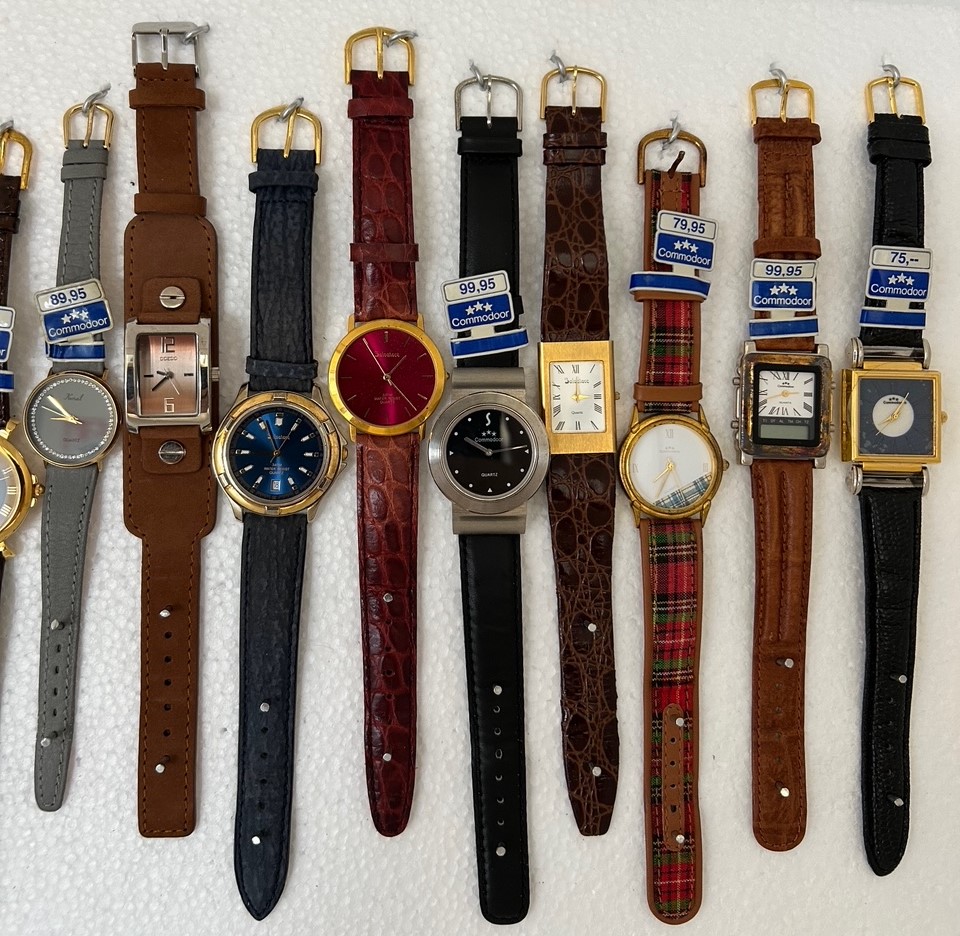 31 Horloges uit de jaren 60-70-80 Commodore – Salvatore etc - Afbeelding 6