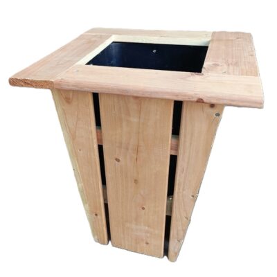 Deze kavel loopt af precies één week na
  het eerste bod.Bloembak Pyramide 51Hoog x 39Breed x 23 onder