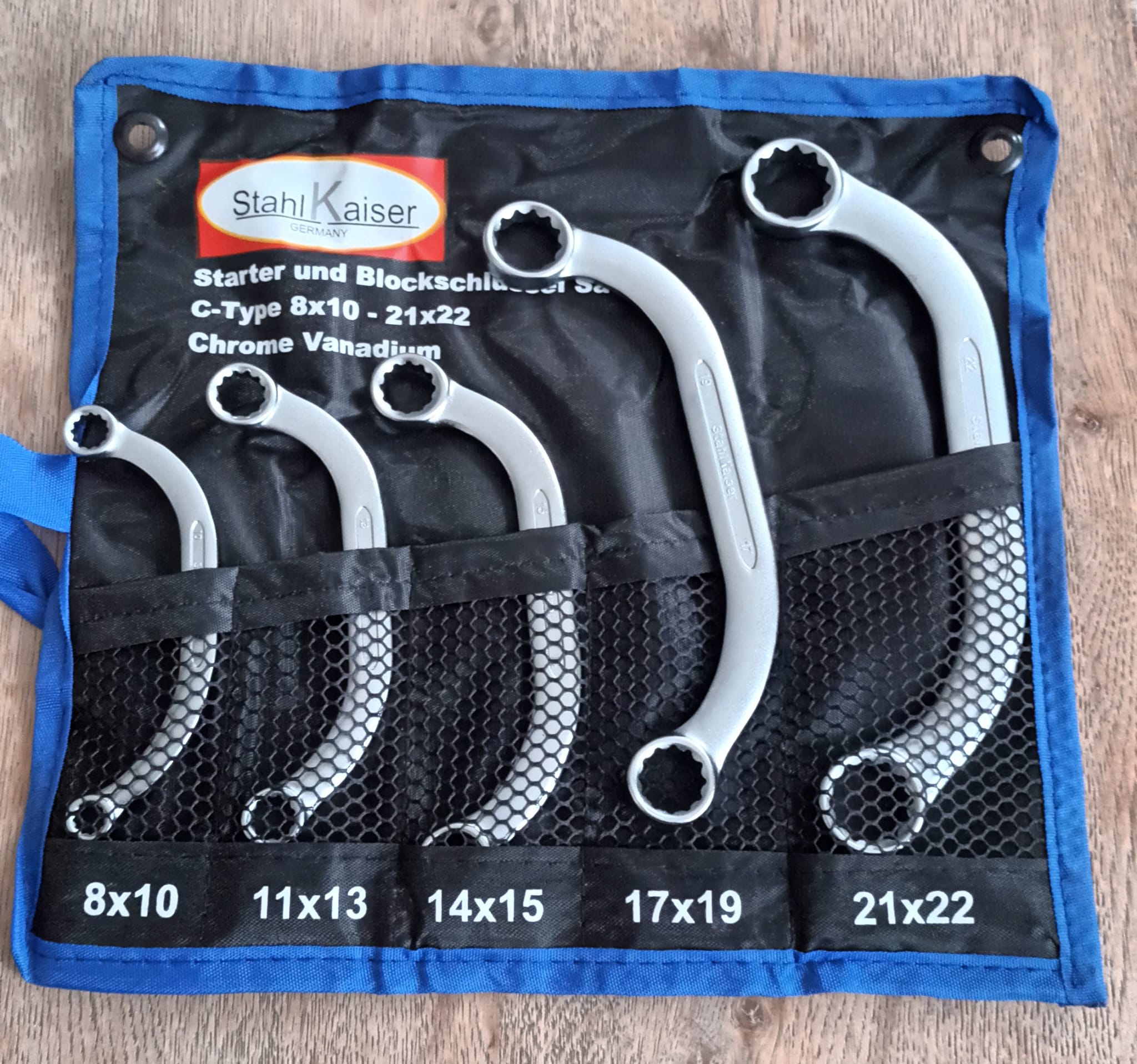 Deze kavel loopt af precies één week na
  het eerste bod.C Sleutel set in etui